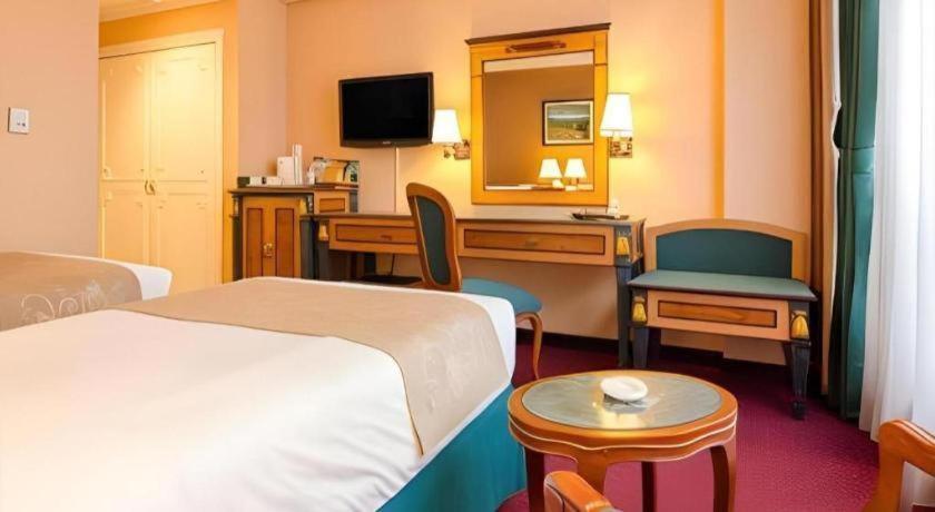 Gajahmada Graha Hotel Malang Eksteriør billede